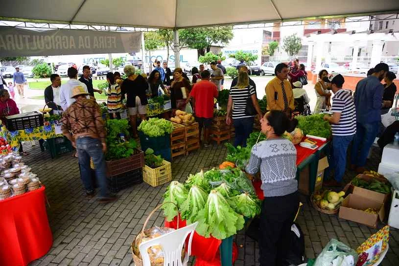 Capa do evento Feira da Agricultura Familiar reúne produtores locais na Praça Central